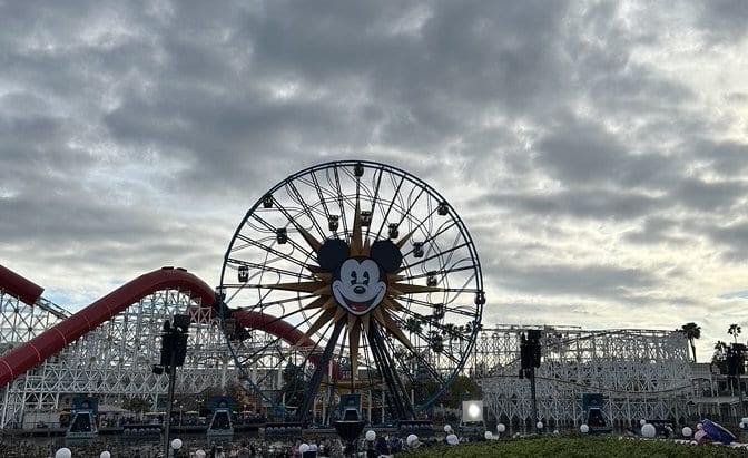 Listen: Two Women in a Hotel Room go to WonderCon 2025